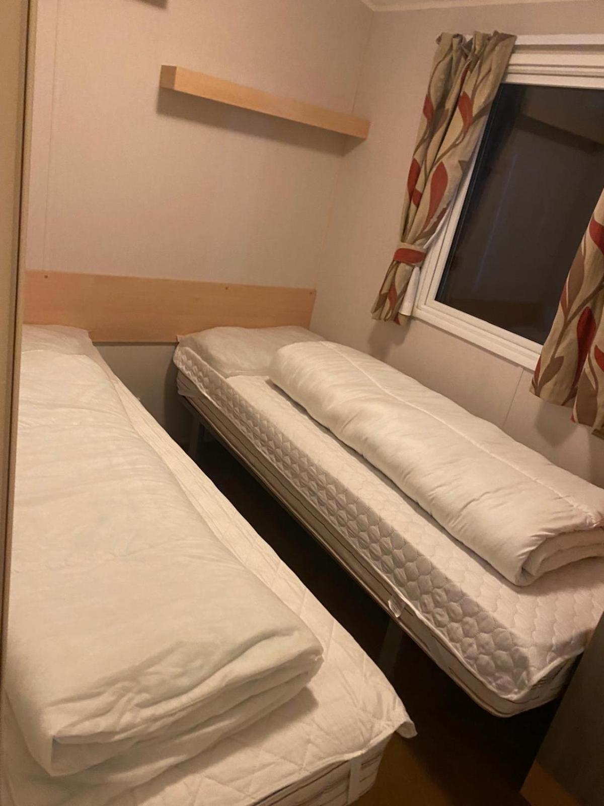 Great 8 Berth Caravan For Hire At Seawick Holiday Park In Essex Ref 27227Sw 클랙톤온씨 외부 사진