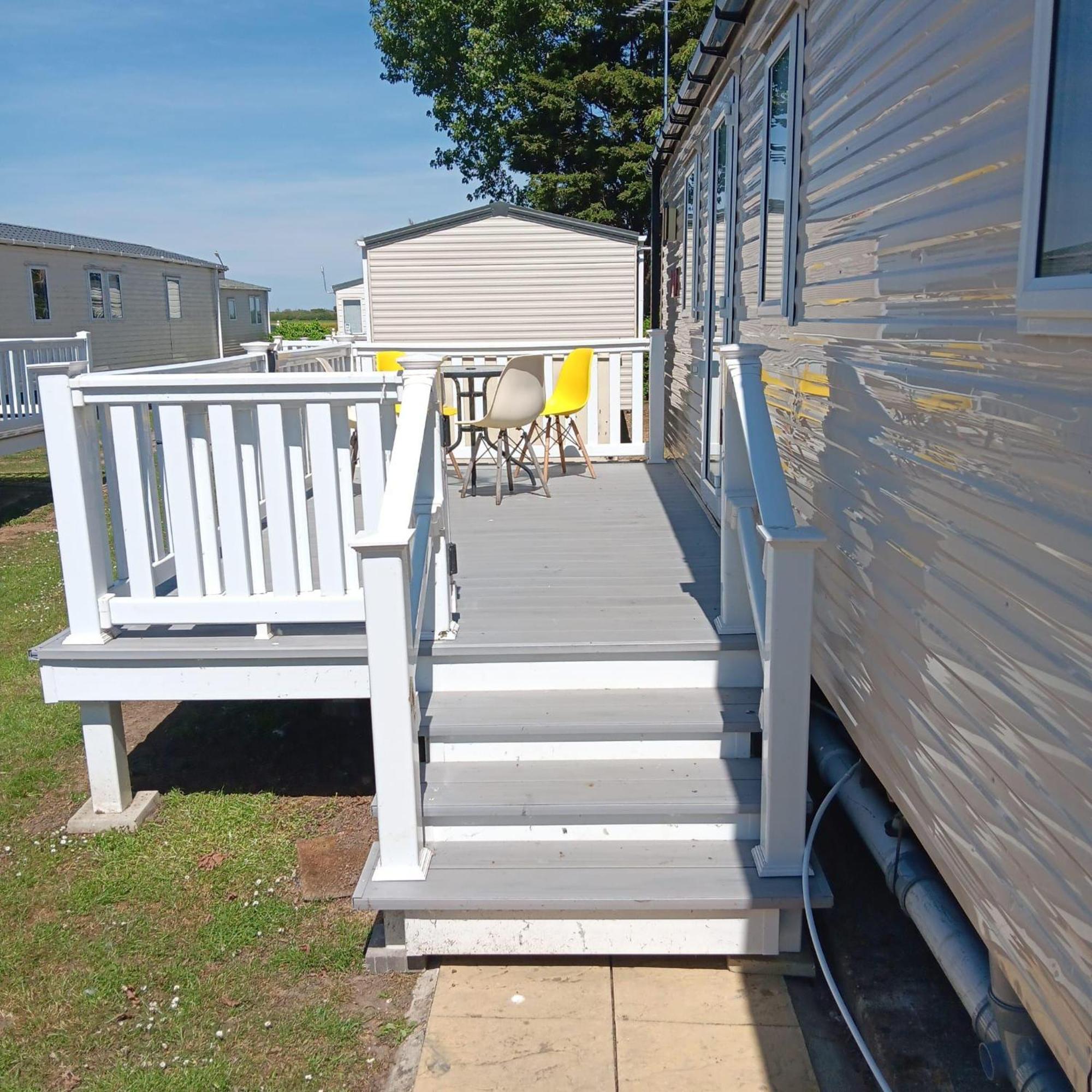 Great 8 Berth Caravan For Hire At Seawick Holiday Park In Essex Ref 27227Sw 클랙톤온씨 외부 사진